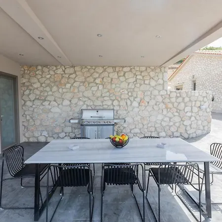 Apartment Di Sasso Troianata