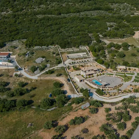 Apartment Di Sasso Troianata